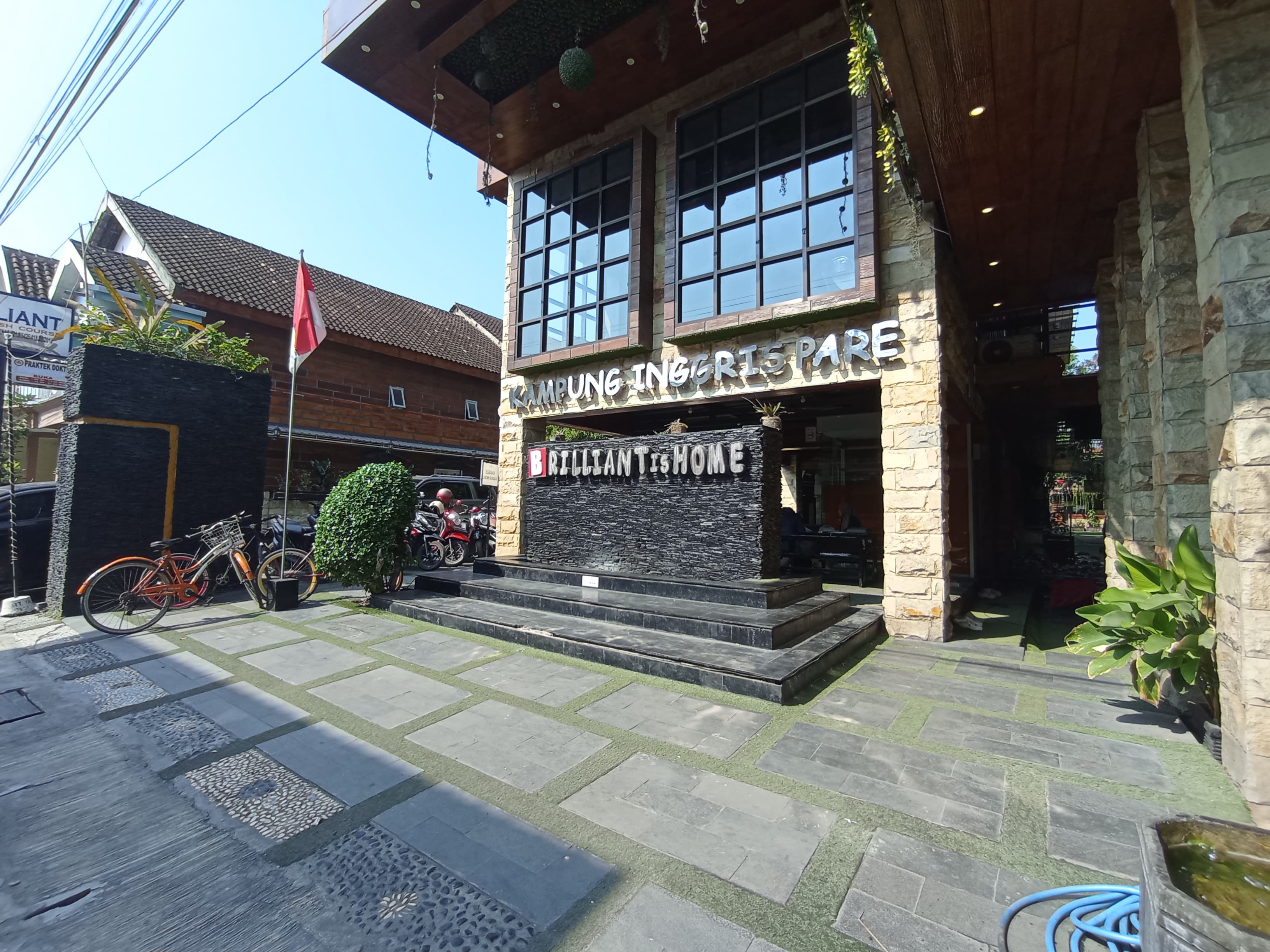 Suasana Belajar di NHC Pare